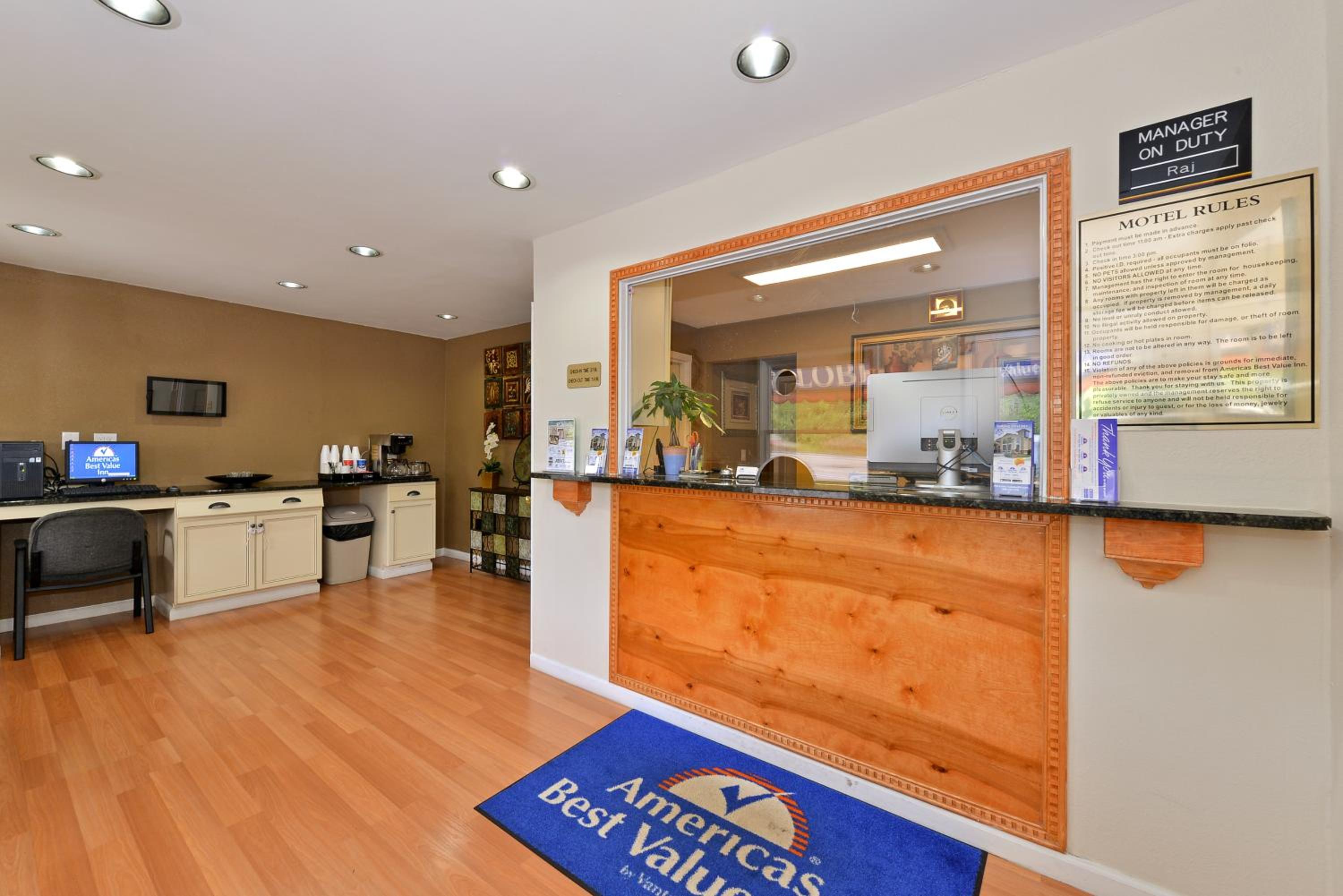 Americas Best Value Inn Near Downtown Nashville 3