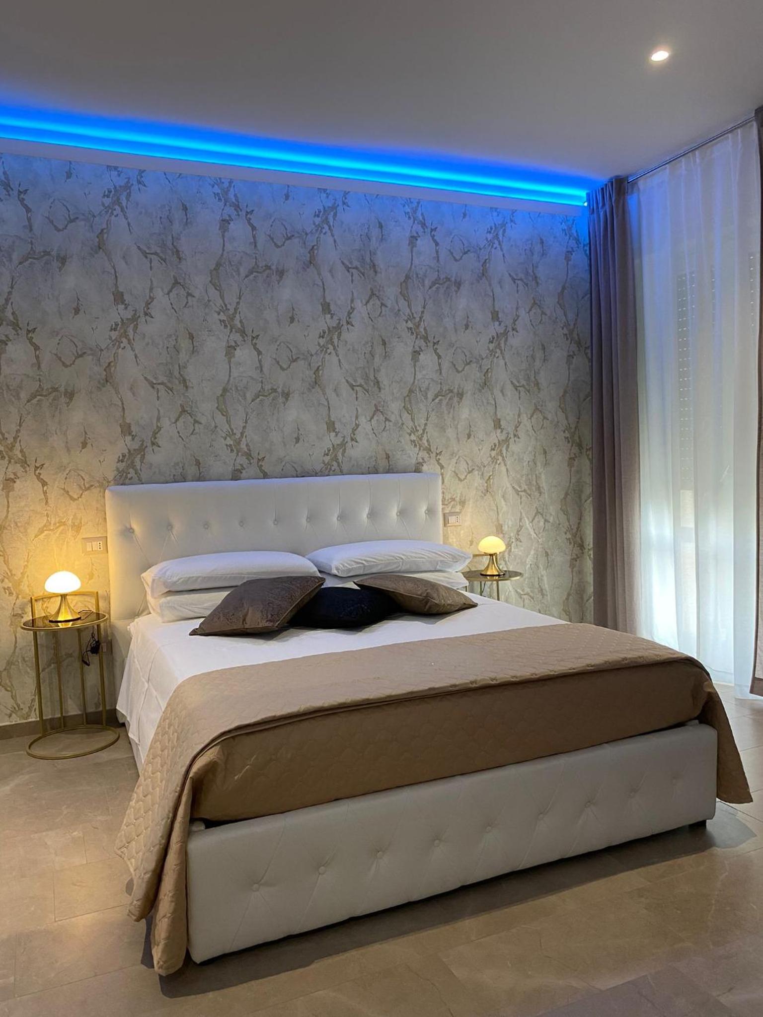 b&b THE WORLD en Brindisi — hotel room