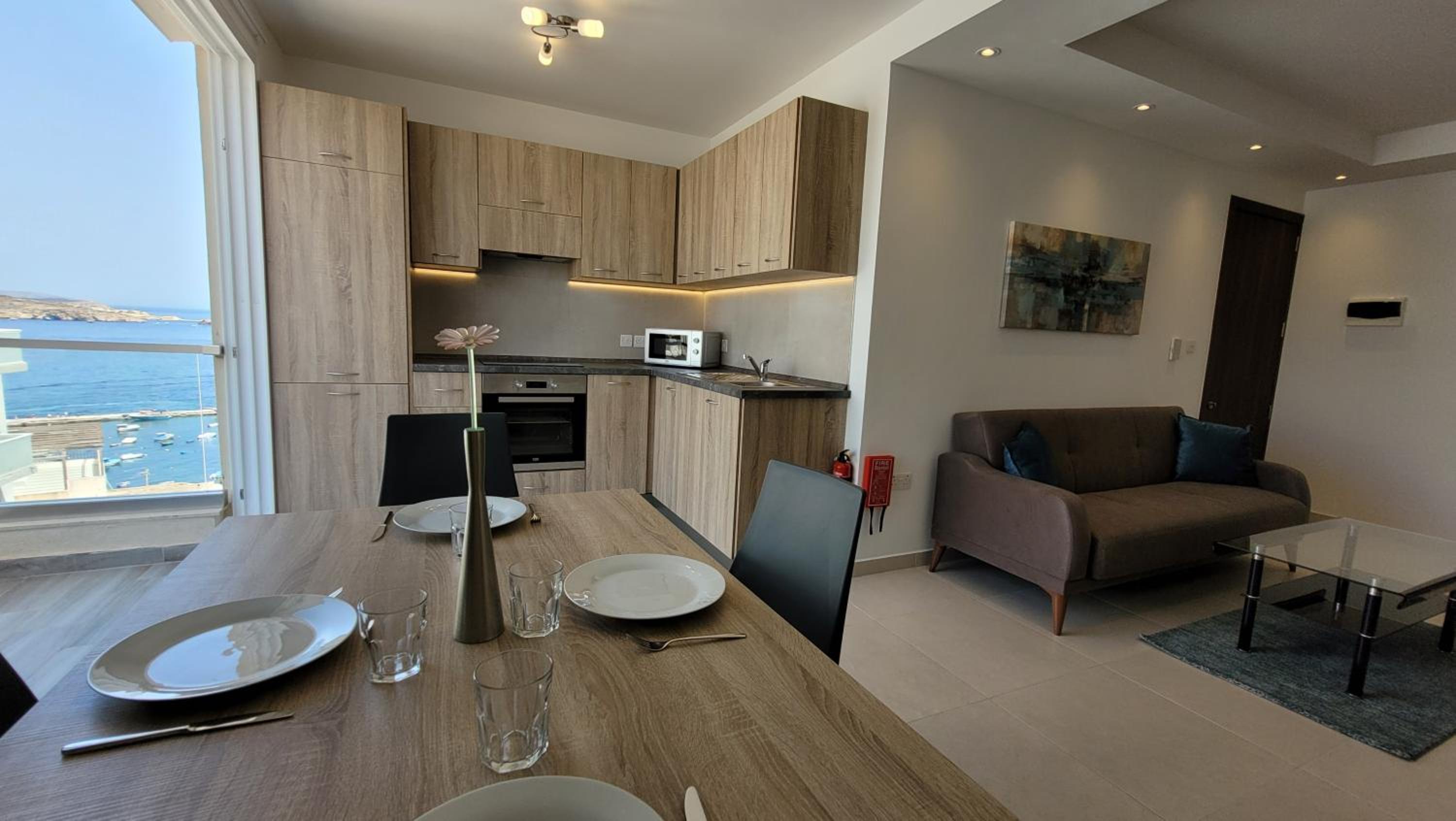 Lovely Apartment with Side Sea View photo 2