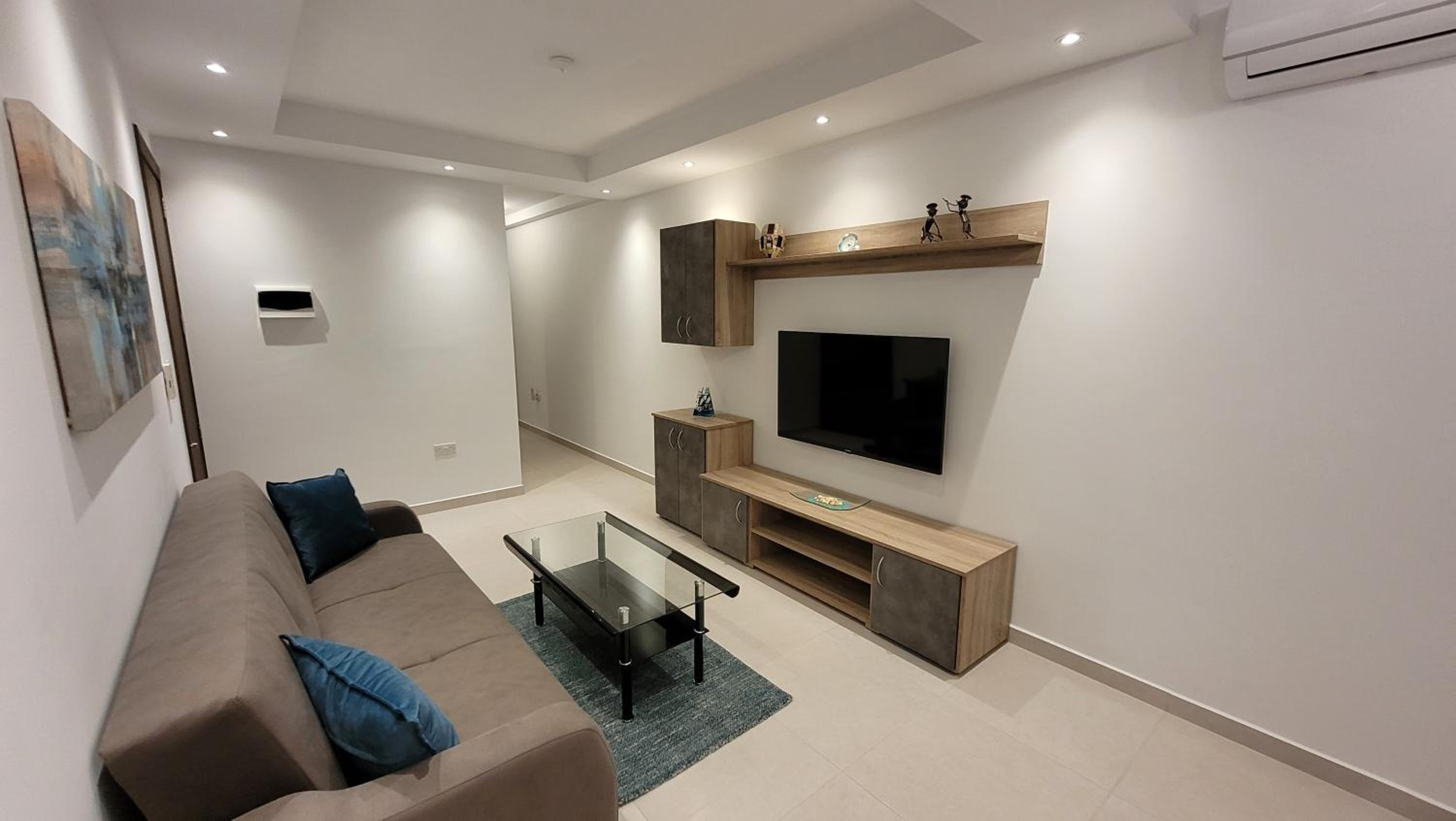 Lovely Apartment with Side Sea View photo 5