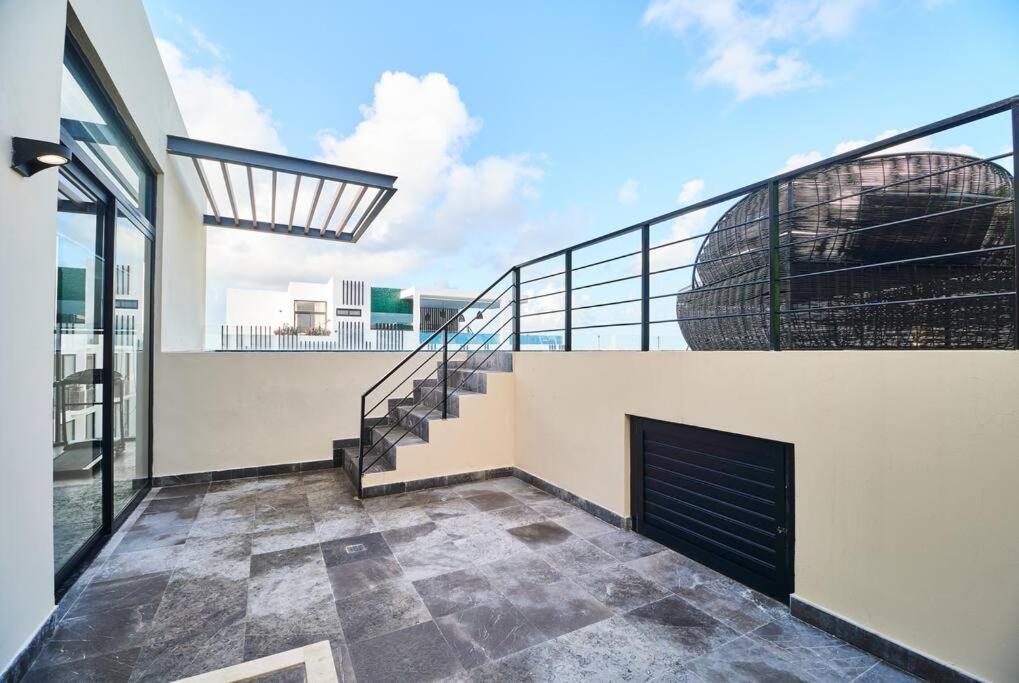 Moonlight TOP Bright&Spacious 2BR APT w/ Gym & Private Pool view 4