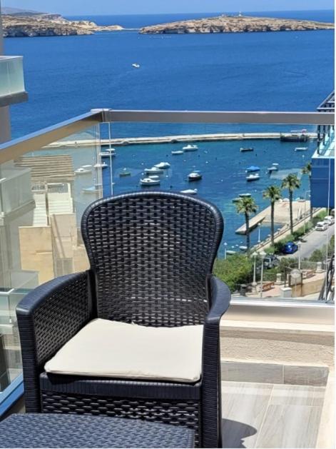 Lovely Apartment with Side Sea View photo 3