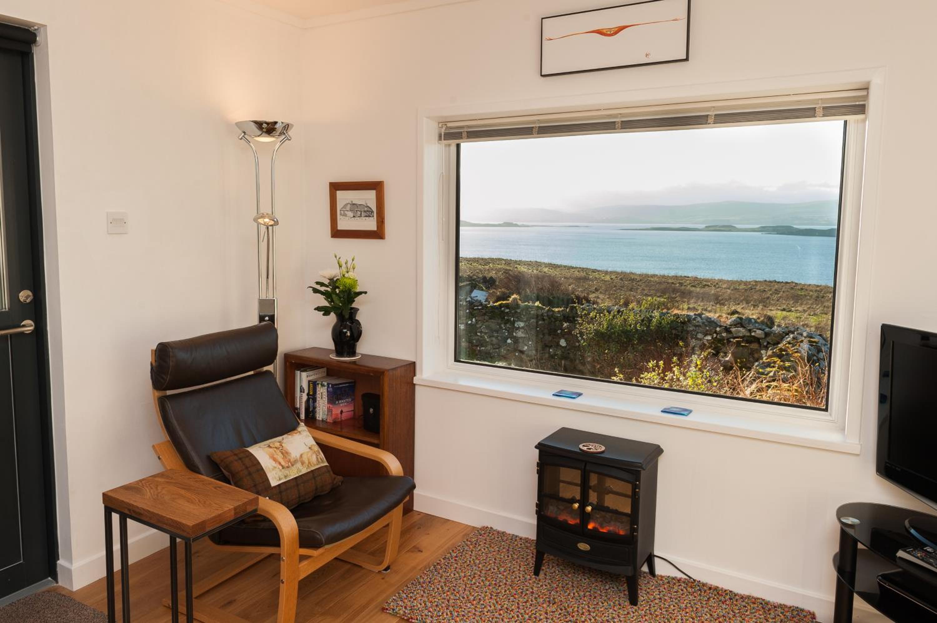An Cala Beag Self Catering apartment on The Waternish Peninsula view 4