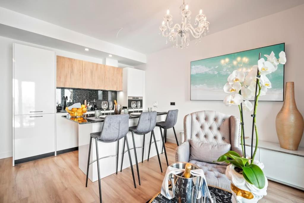 3 Puerto Banus luxurious apartment in the heart of the port