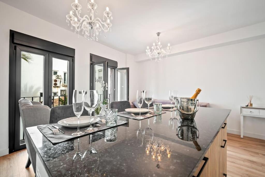 3 Puerto Banus luxurious apartment in the heart of the port