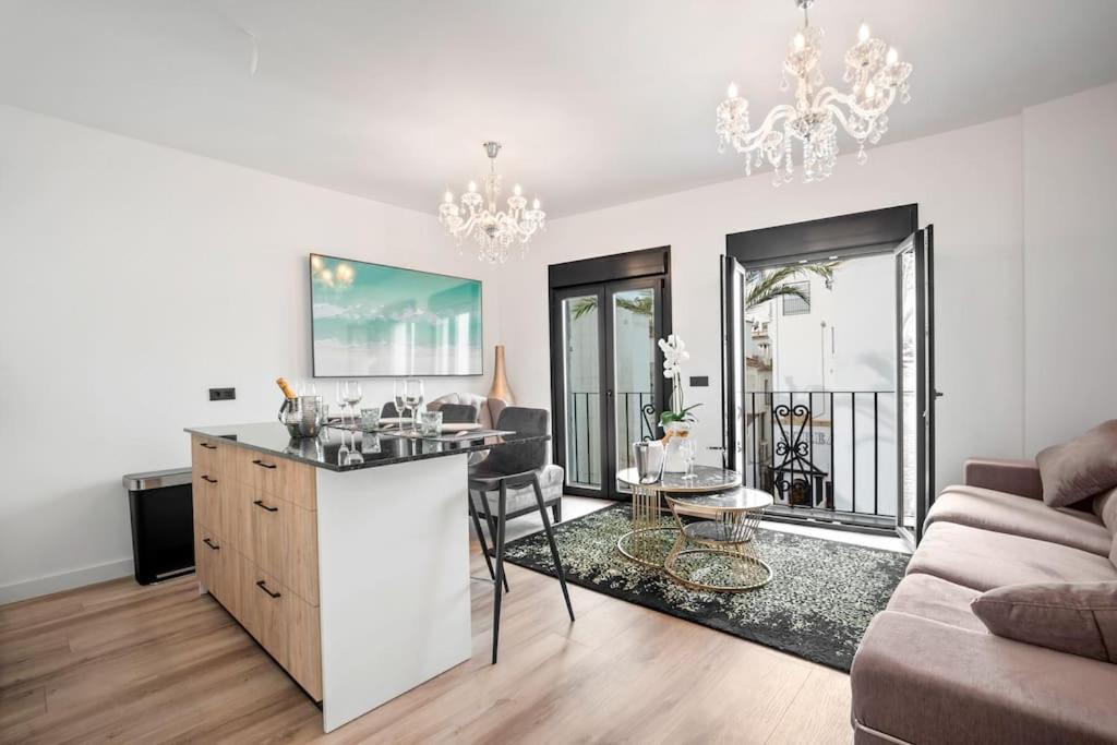 3 Puerto Banus luxurious apartment in the heart of the port
