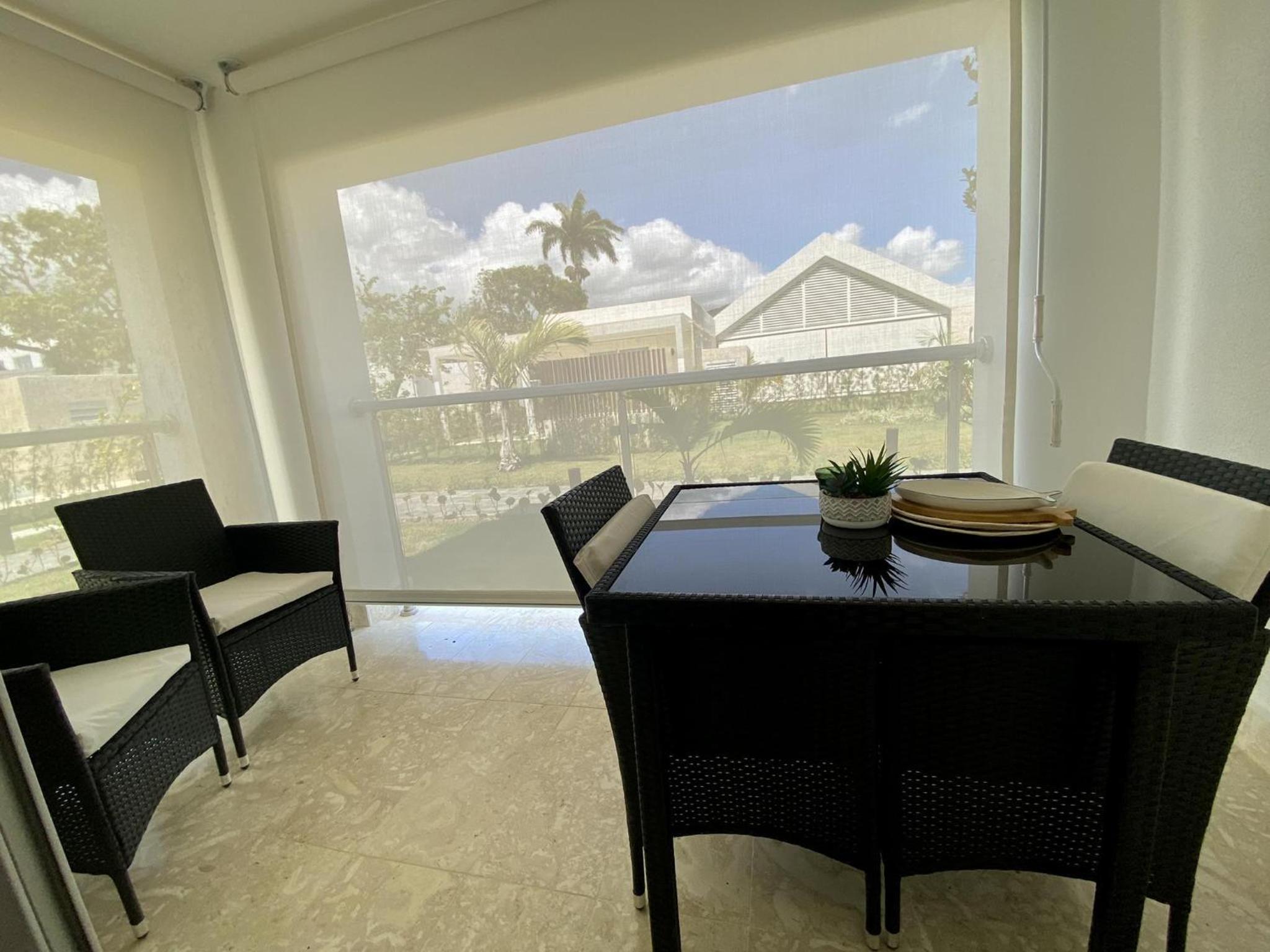 Amazing Studio at Green One BA6 view 2