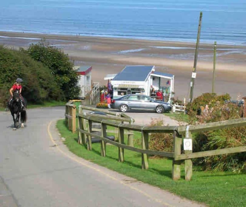 Large Cottage, Beach, Pubs Shops, Netflix, BBQ, Dog Friendly view 4