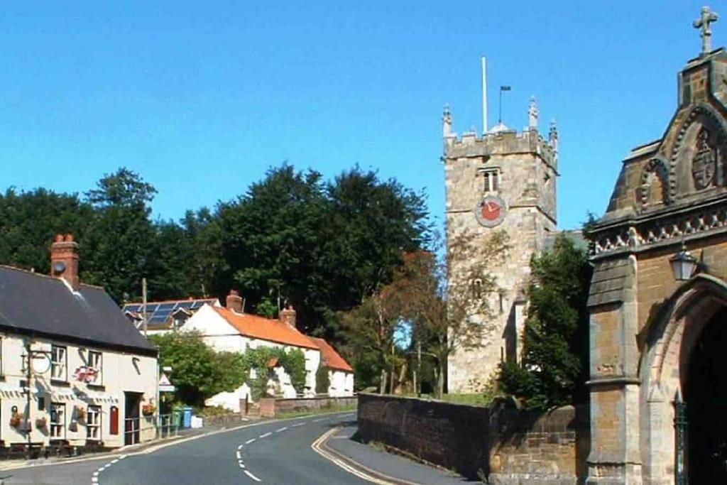 Large Cottage, Beach, Pubs Shops, Netflix, BBQ, Dog Friendly view 3