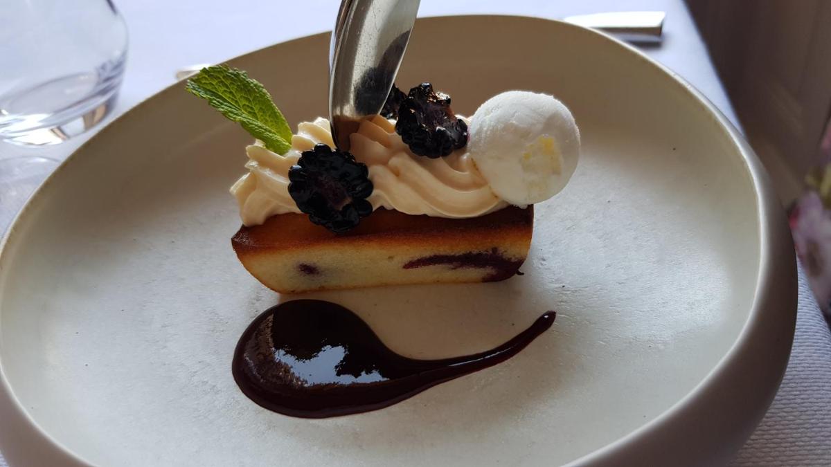 Hostellerie d'Héloïse en Cluny — restaurant