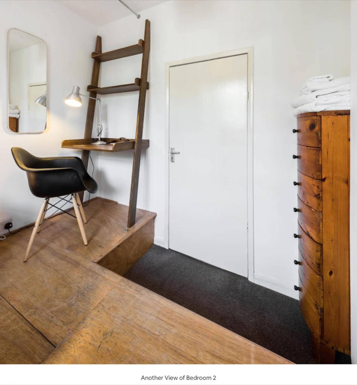 Traditional Victorian home in cobbled street and mod cons Full home