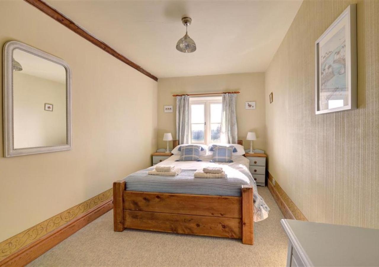 2 Bed in Bodham oc-1660 view 2