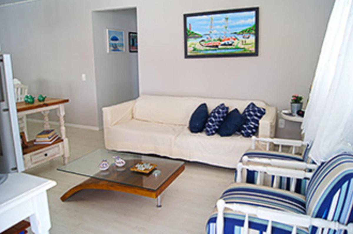 Casa com 2 quartos à 200 m da da praia c/ churrasqueira