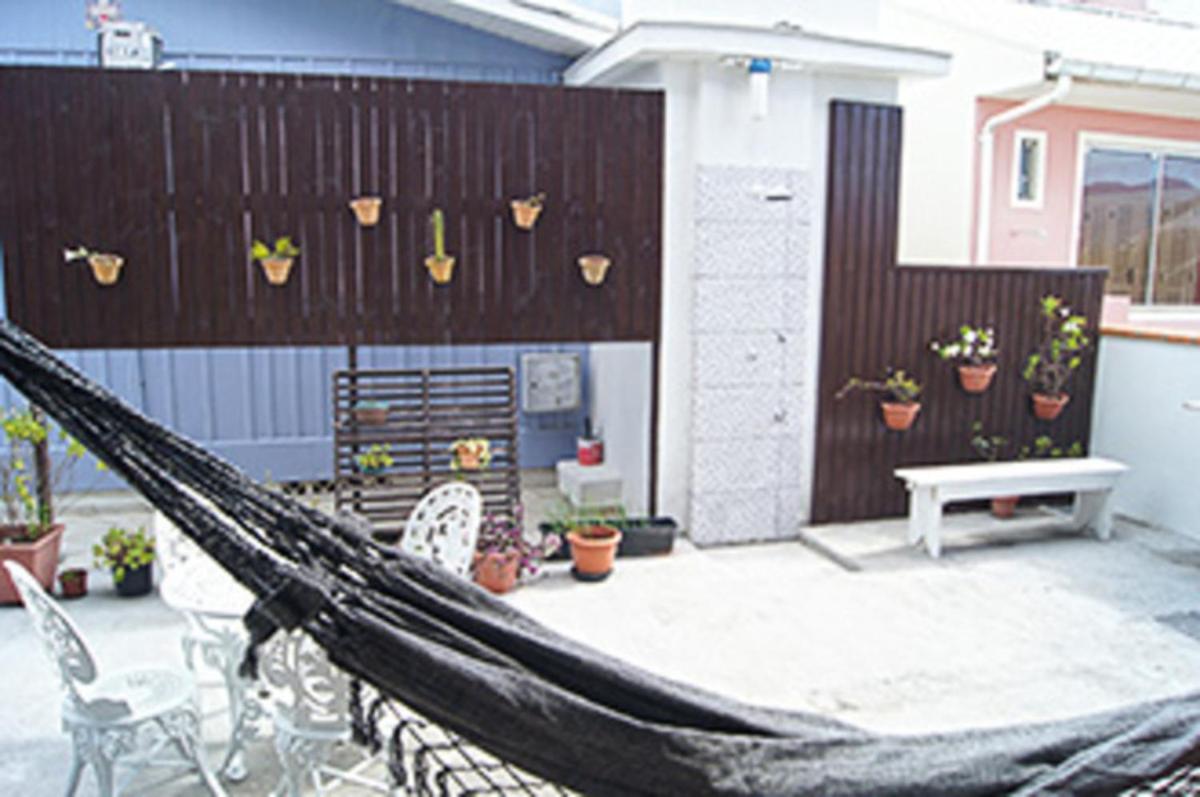 Casa com 2 quartos à 200 m da da praia c/ churrasqueira