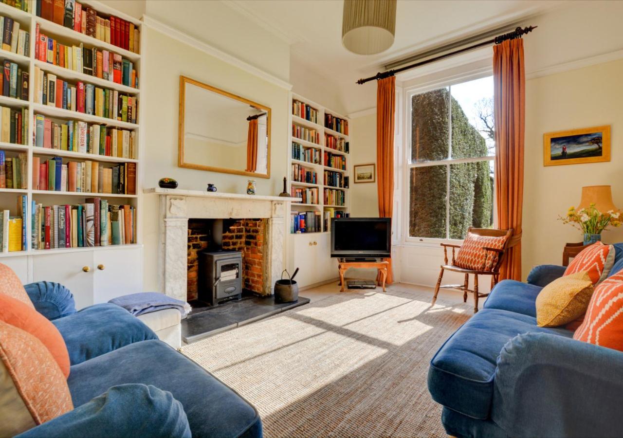 6 Bed in Lower Bodham oc-1830 view 2