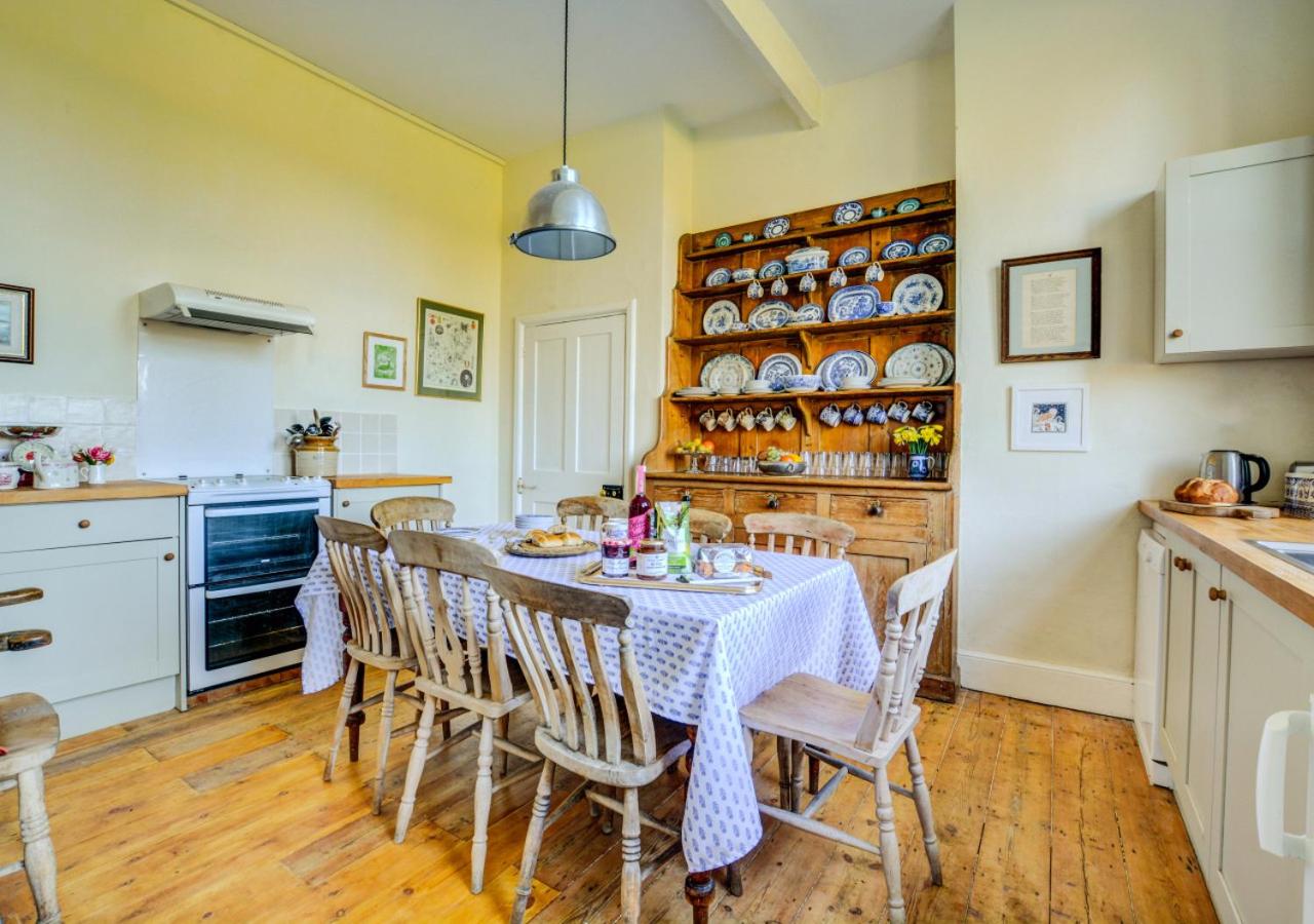 6 Bed in Lower Bodham oc-1830 view 4