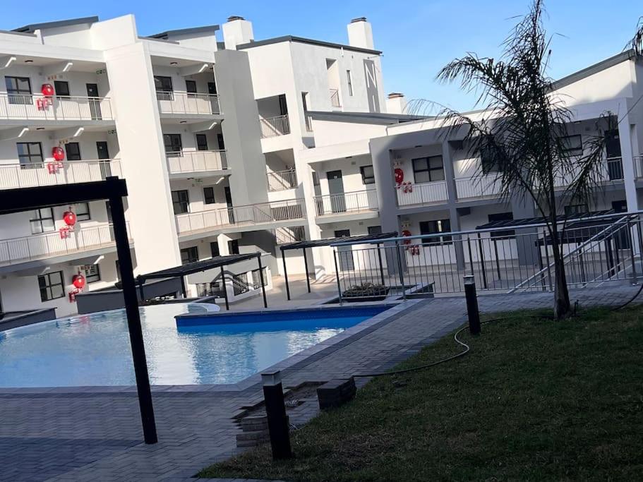 Nivica modern 2 bedroom luxury apartment view 4