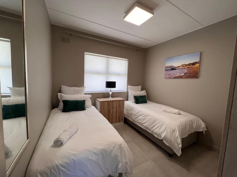 Nivica modern 2 bedroom luxury apartment view 5