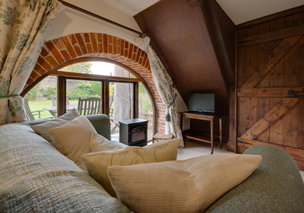 3 Bed in Binham oc-2235 view 3