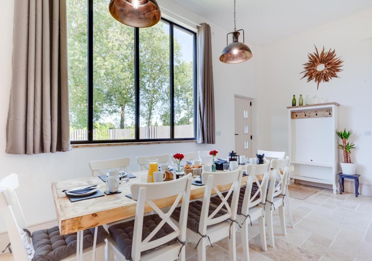 5 Bed in Briston oc-2304
