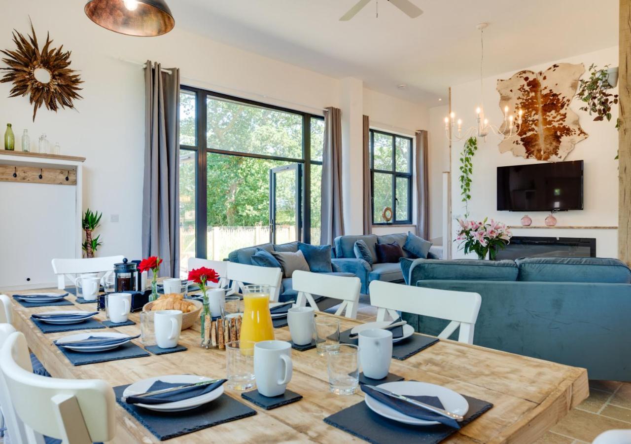 5 Bed in Briston oc-2304