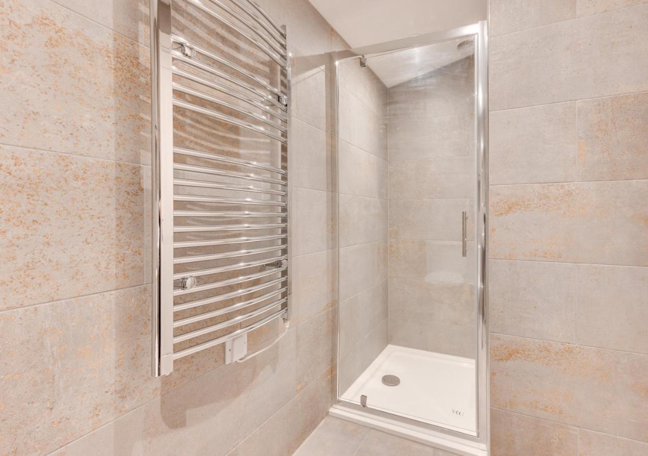 5 Bed in Briston oc-2304