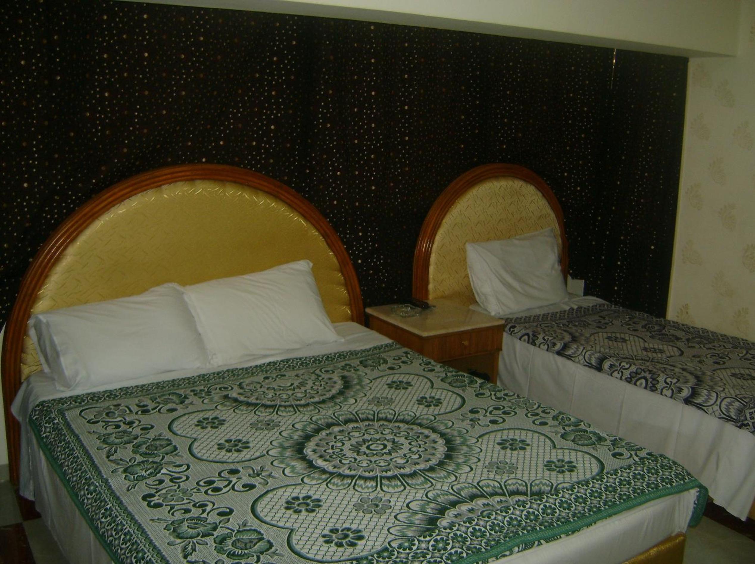 Isis Hostel 2
