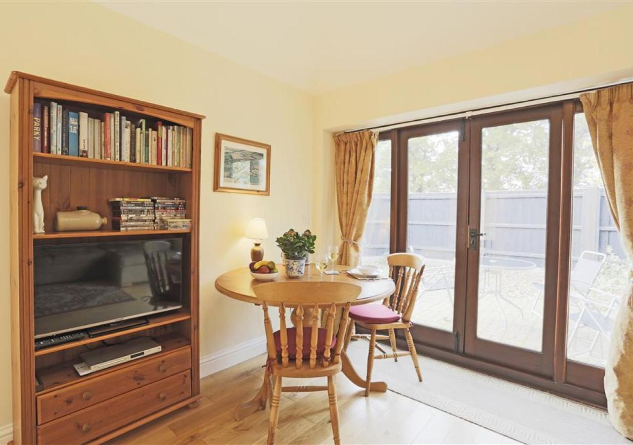1 Bed in Beccles oc-hfs view 3