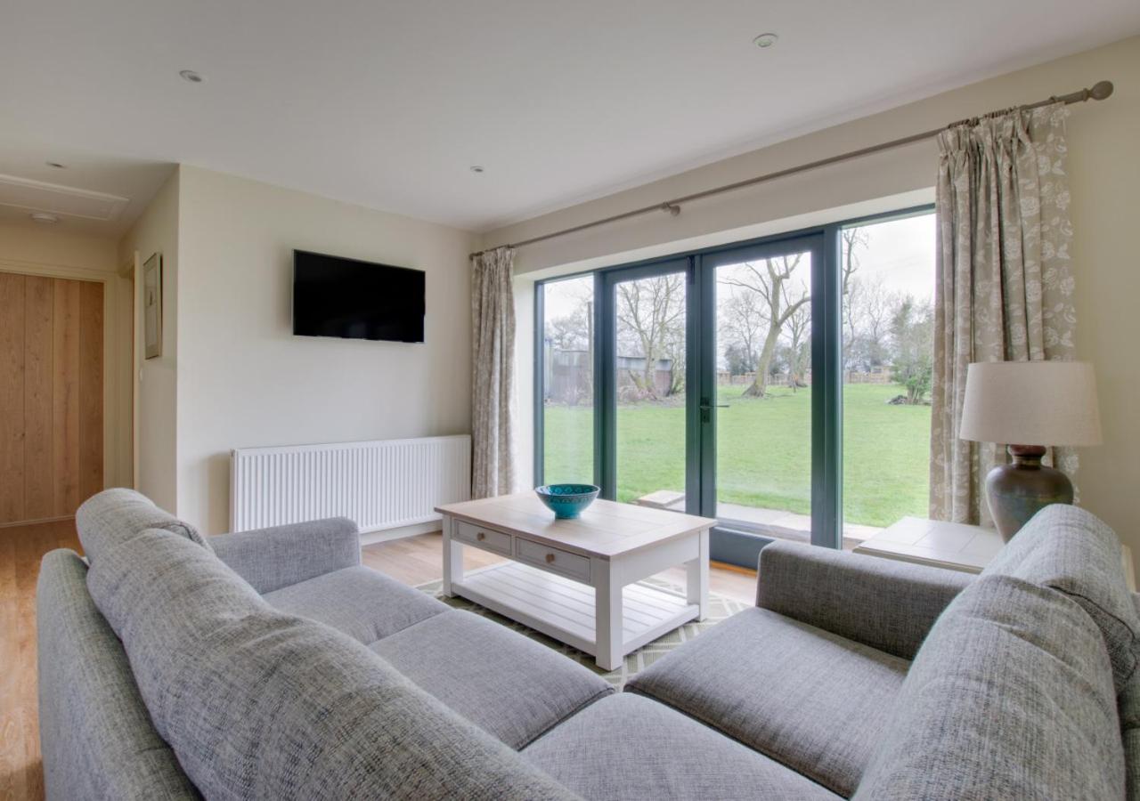 2 Bed in Weybread oc-tclwey view 5