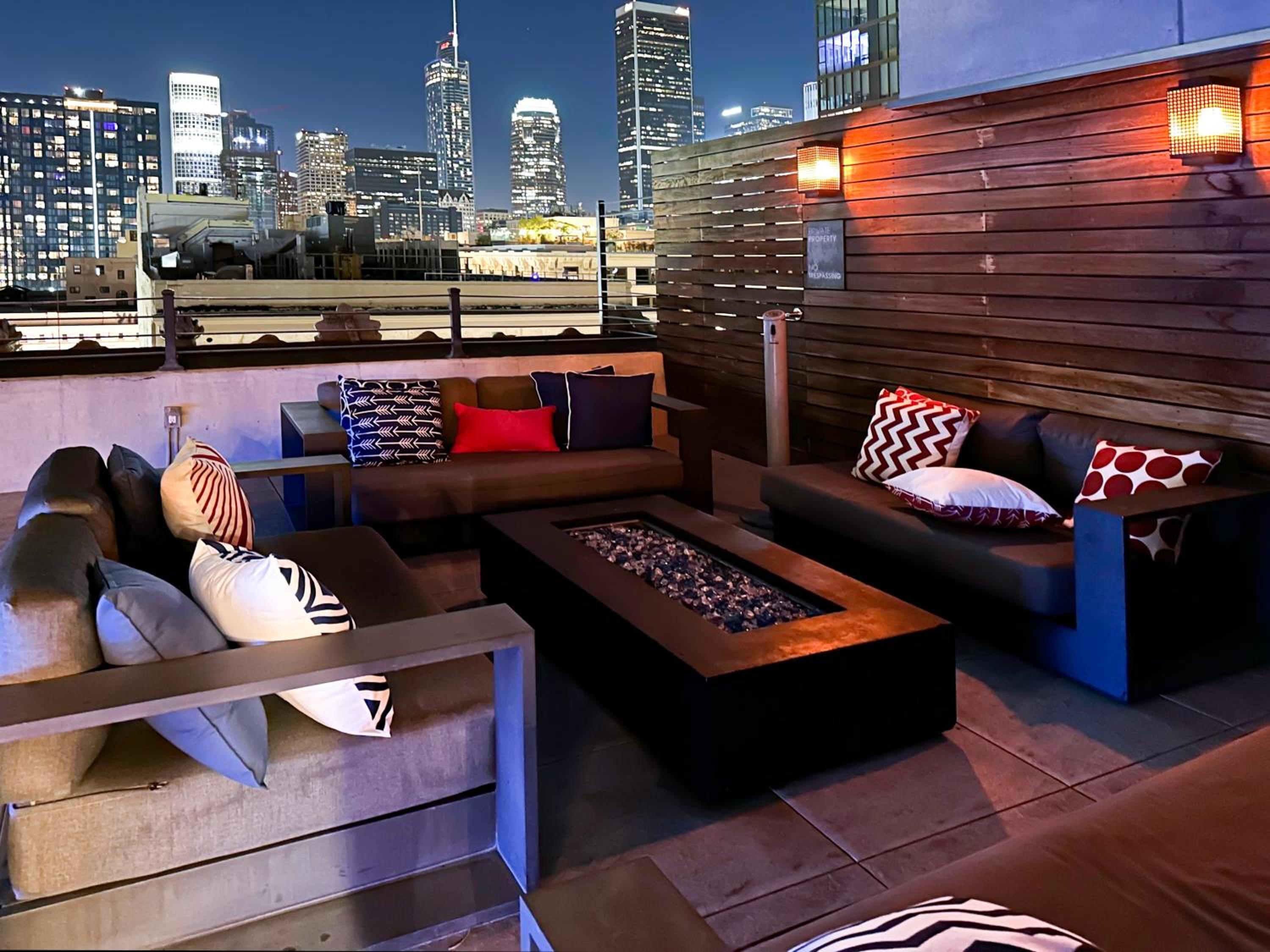 Fashion Loft 2 bedroom Downtown