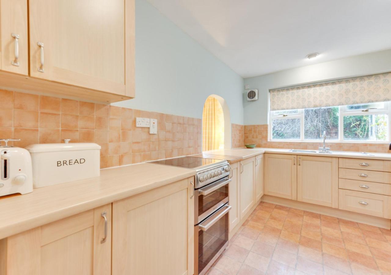 3 Bed in Aldeburgh oc-spcot view 4