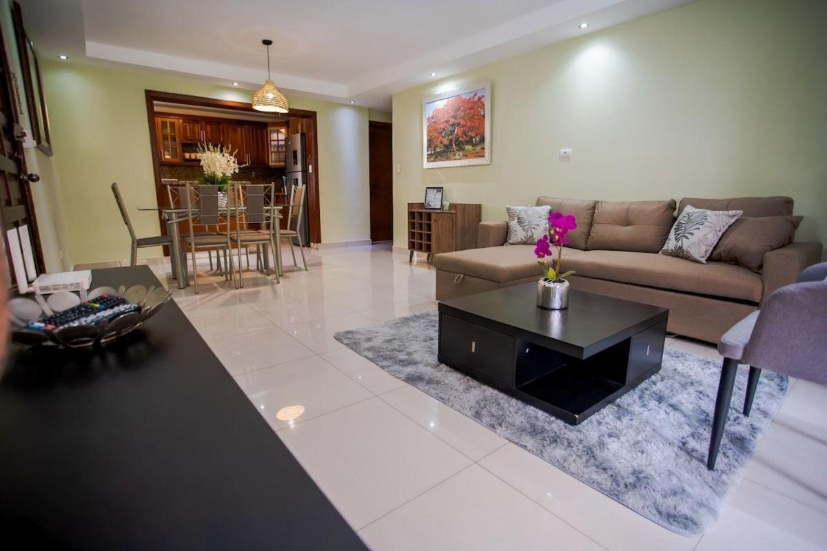 Amplio apartamento en zona exclusiva con parqueo view 4