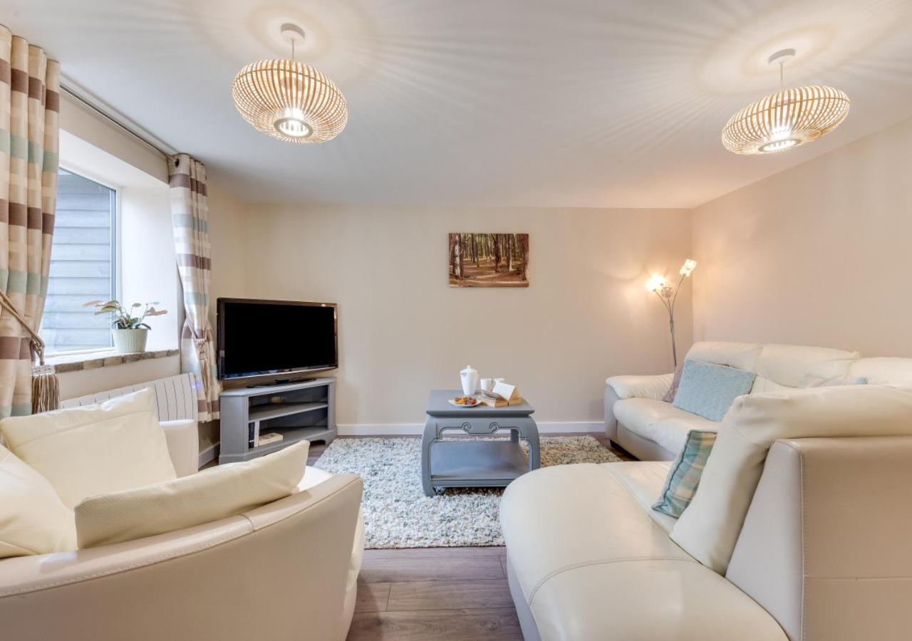 2 Bed in Great Waldingfield oc-ac3 view 4