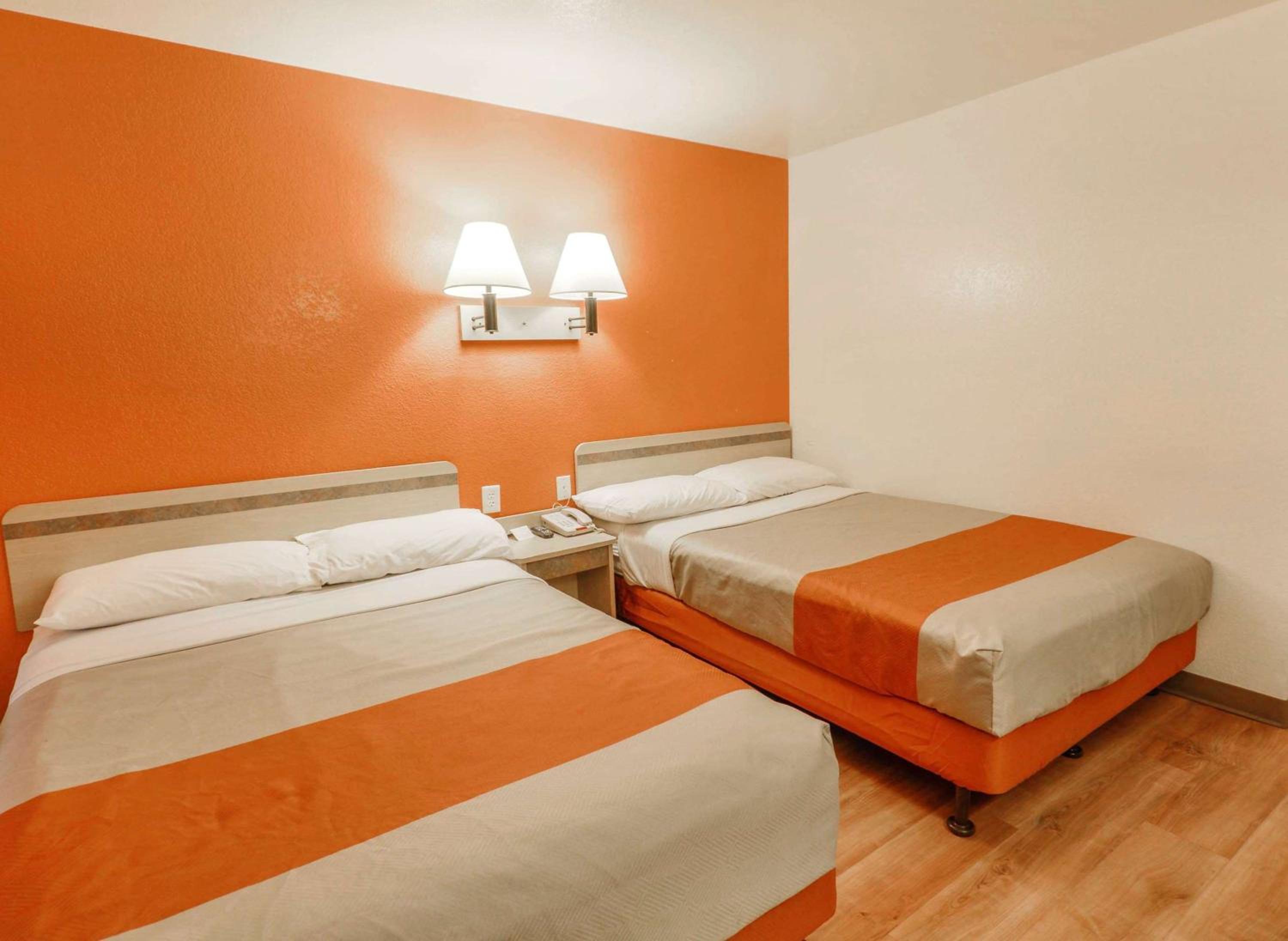 Huntsville Vacations - Motel 6-Huntsville, TX - Property Image 2