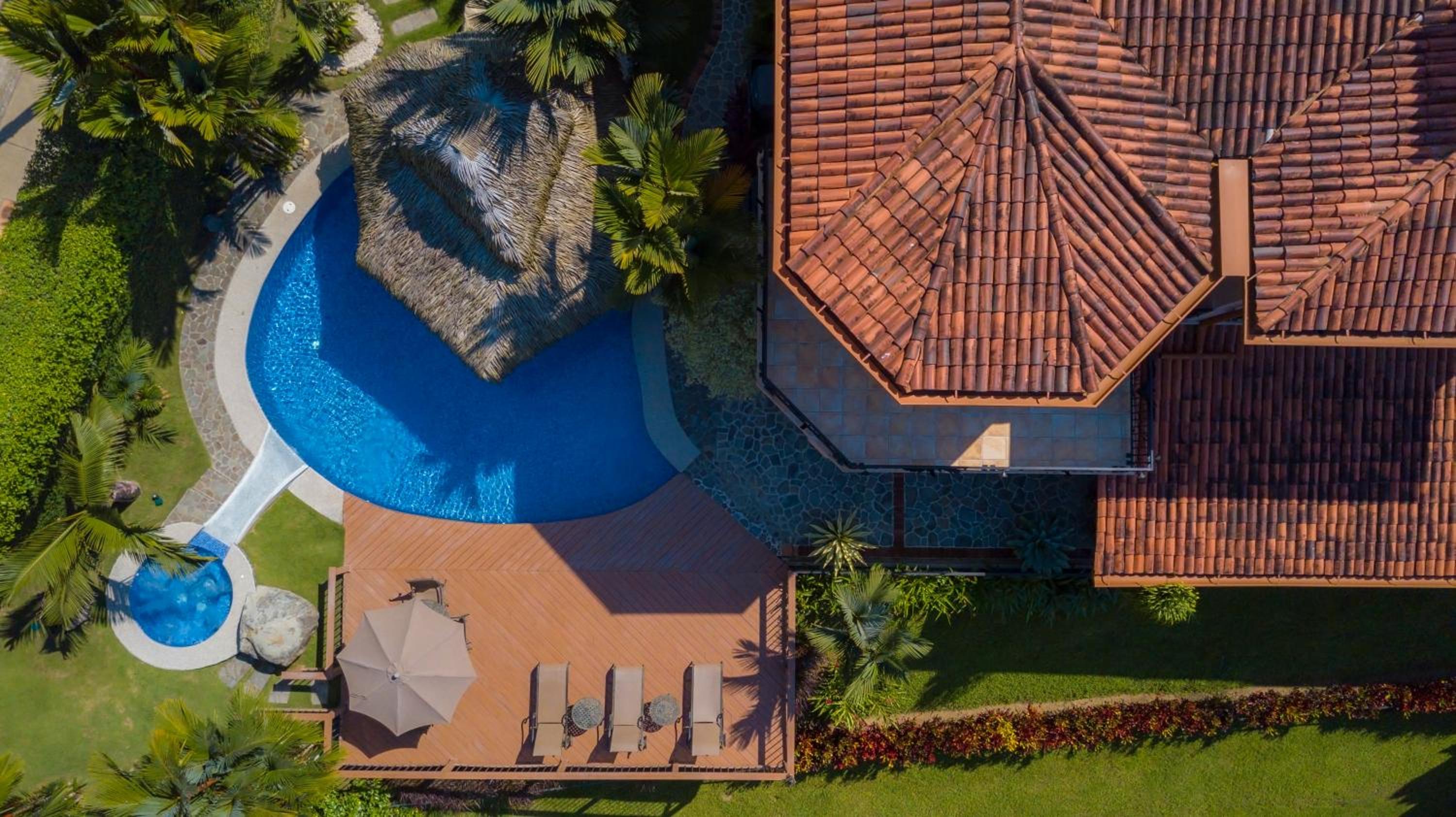 Casa Oasis 5 bdrs private pool in Los Suenos