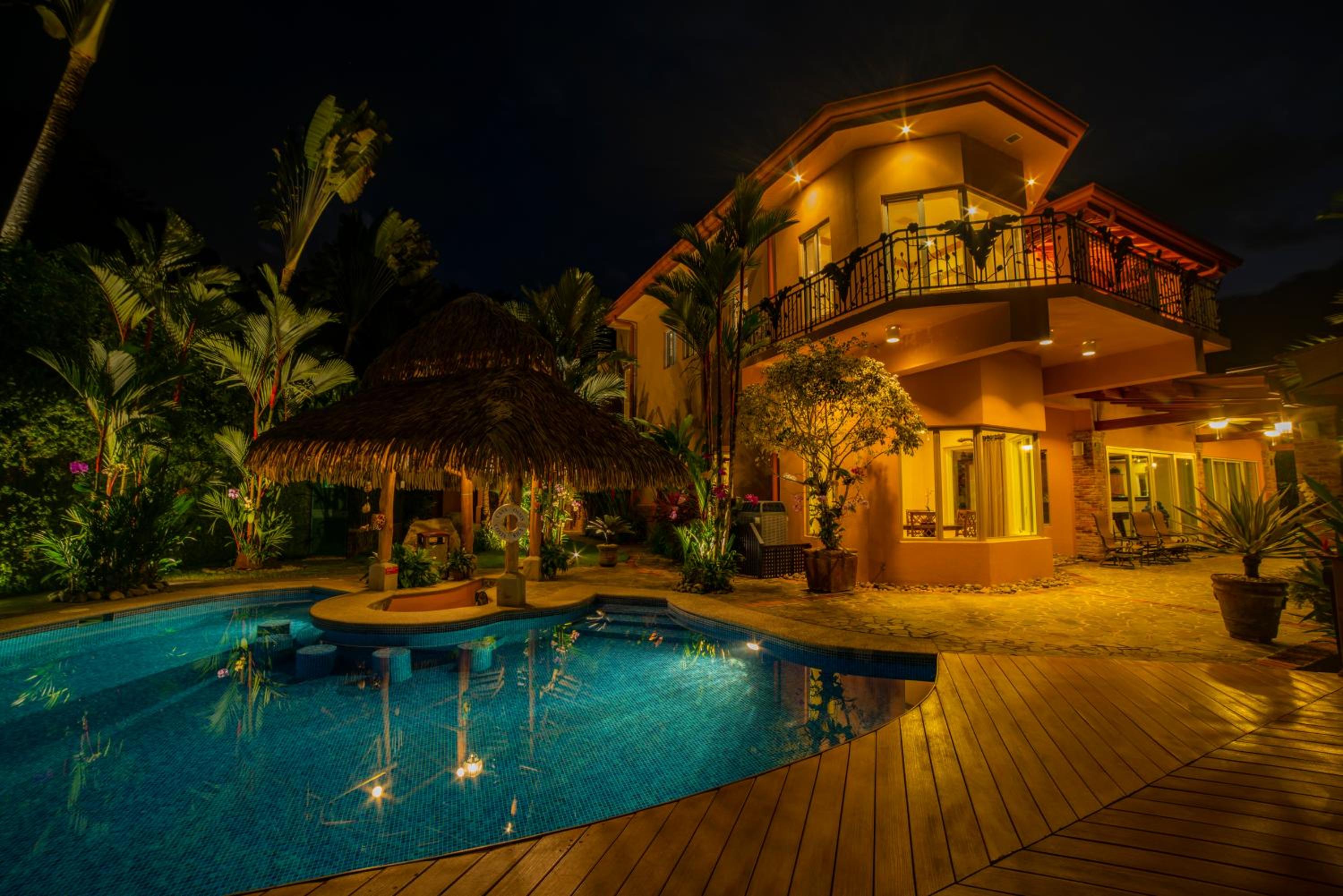 Casa Oasis 5 bdrs private pool in Los Suenos