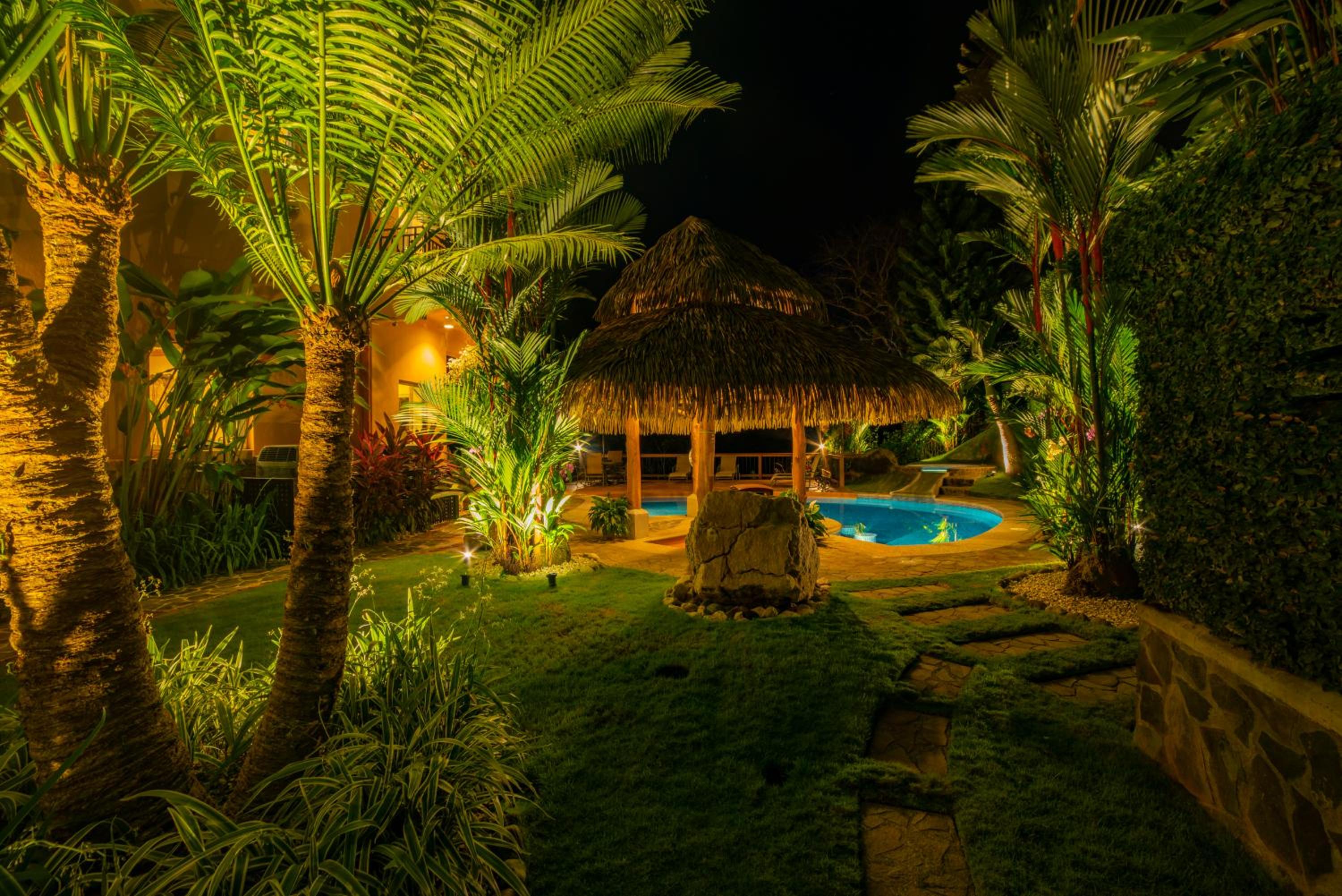 Casa Oasis 5 bdrs private pool in Los Suenos