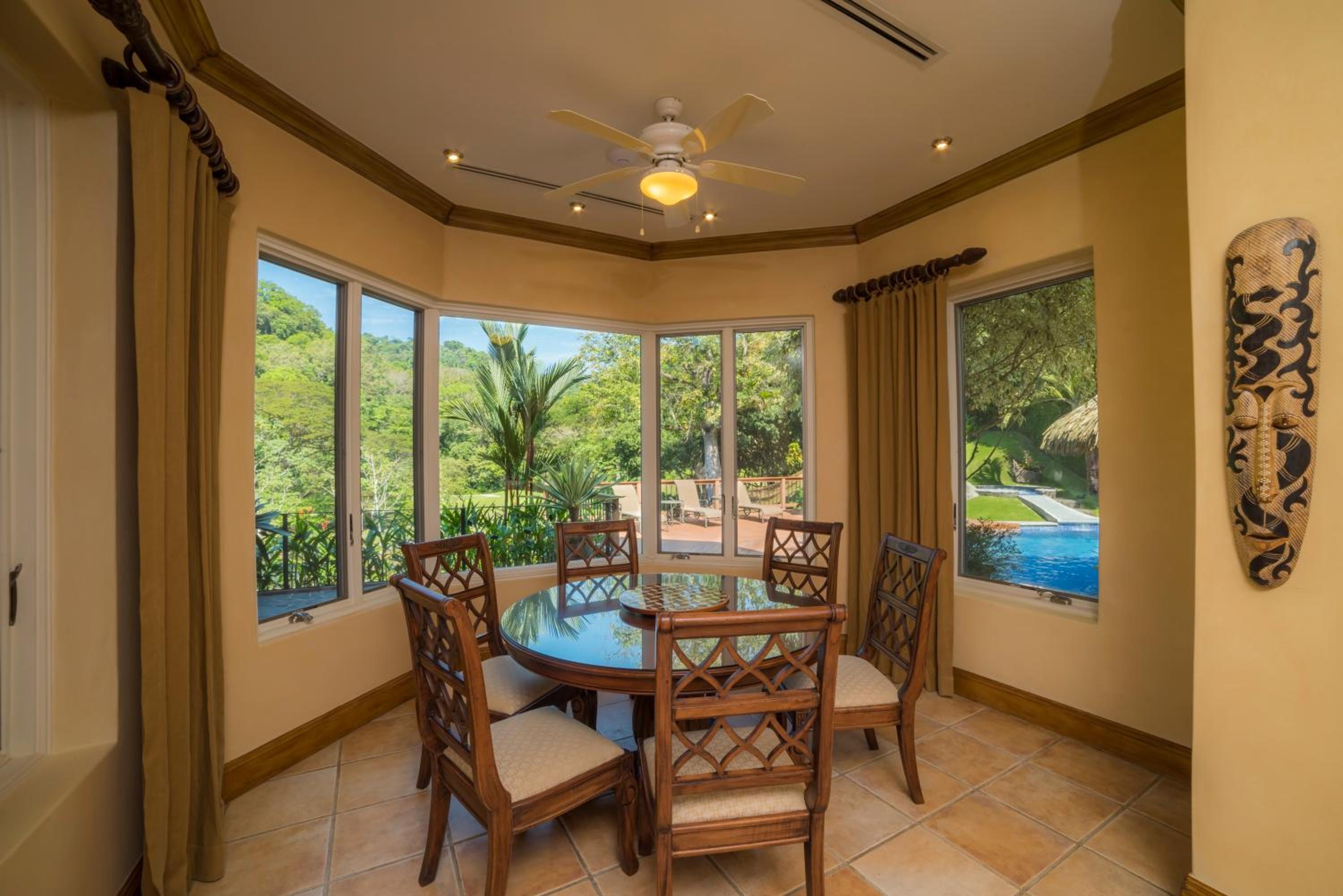 Casa Oasis 5 bdrs private pool in Los Suenos