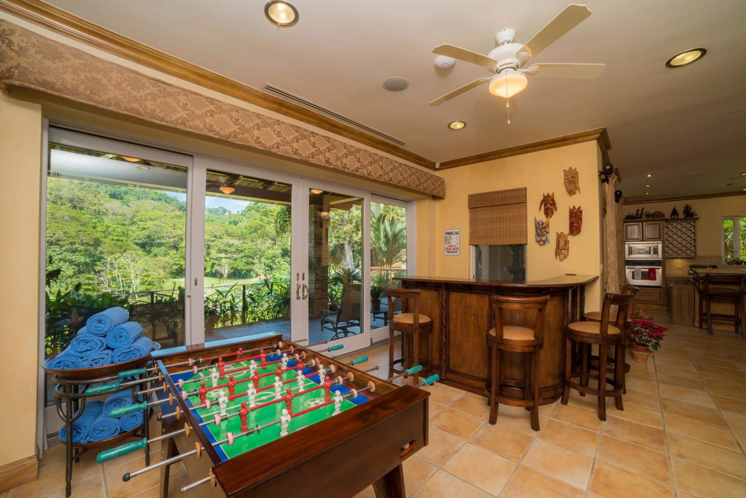 Casa Oasis 5 bdrs private pool in Los Suenos