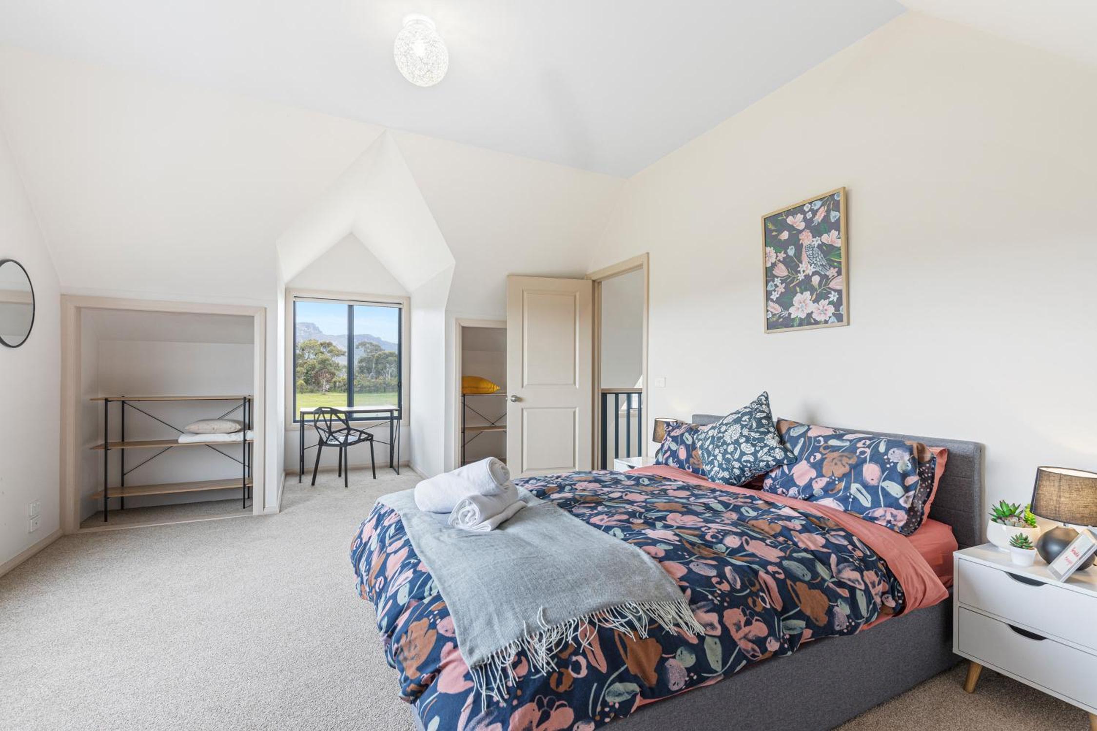 Morningside farm house with Mountian views...