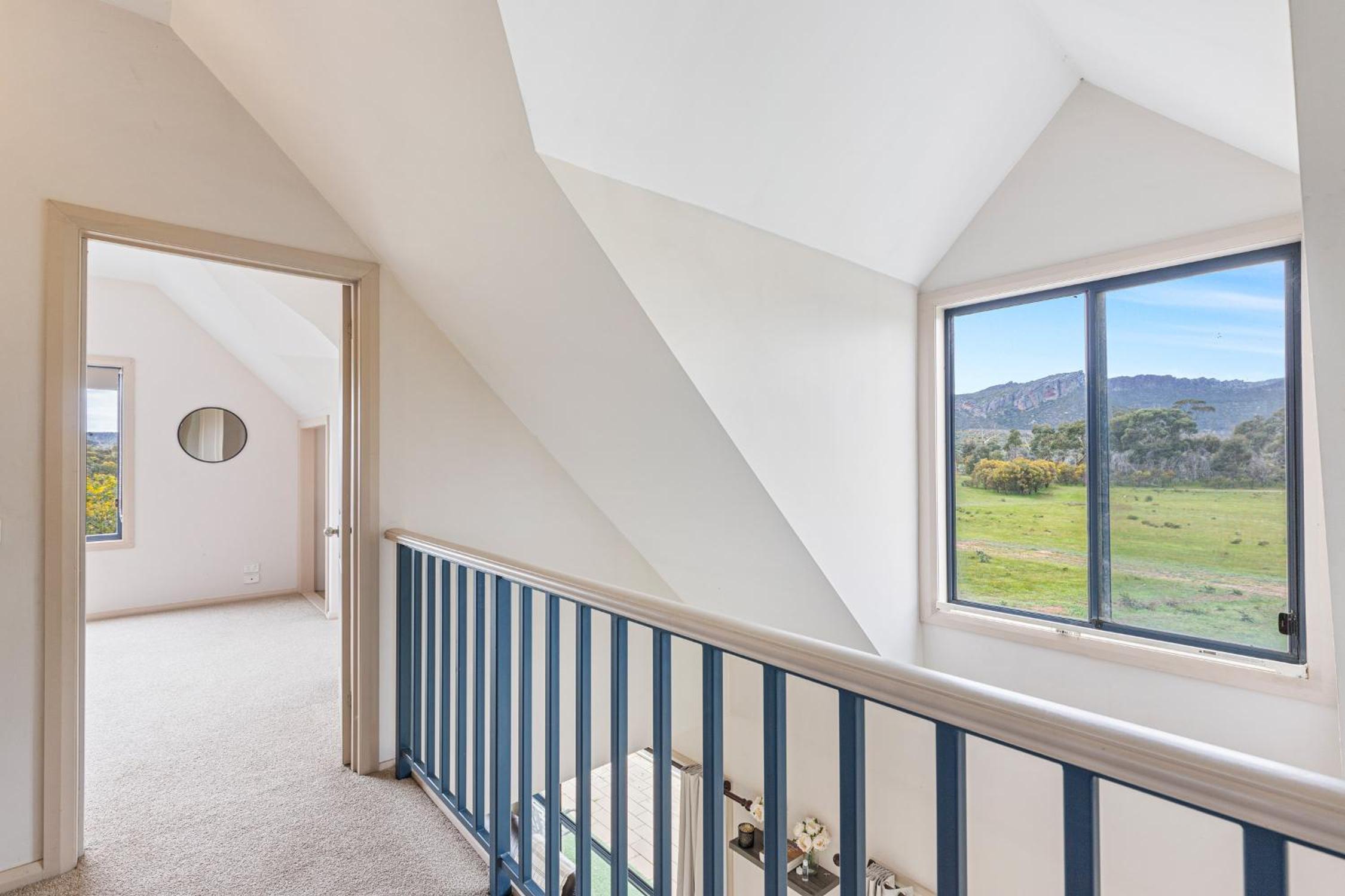 Morningside farm house with Mountian views...