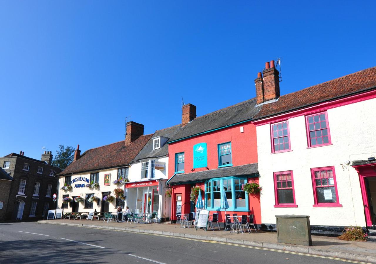 2 Bed in Woodbridge oc-48sc