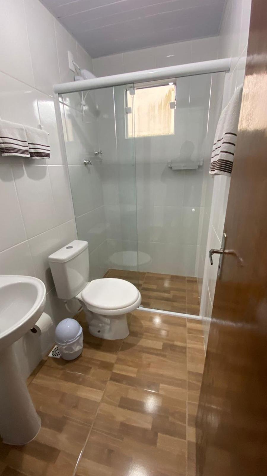 Cantinho do sossego en Blumenau — bathroom