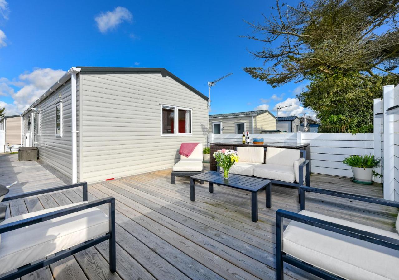 3 Bed in Llanbedrog oc-17crug view 2