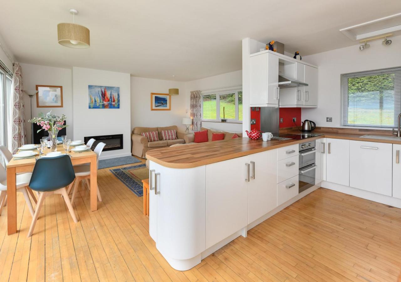 3 Bed in Pwllheli oc-16glyn view 3