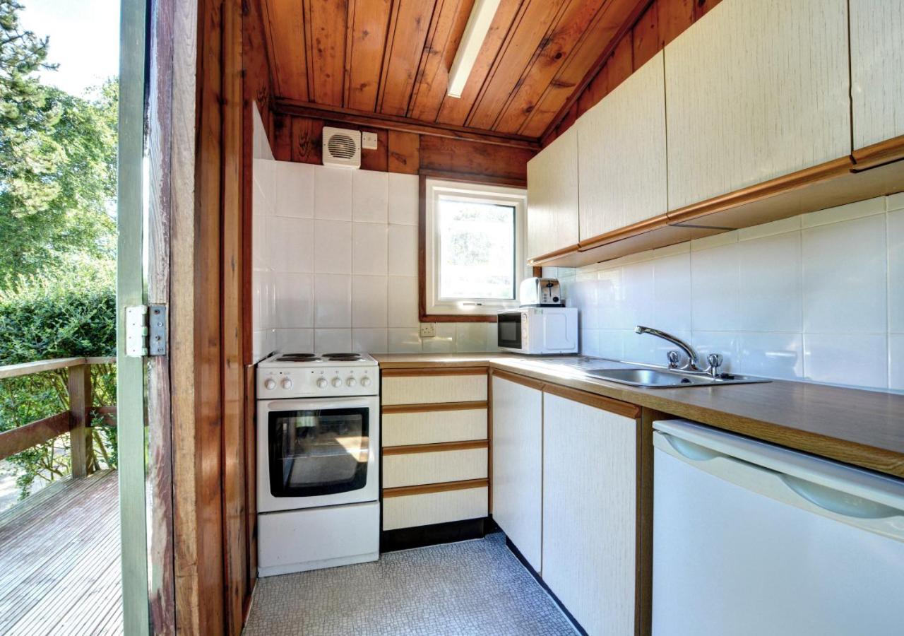 3 Bed in Broad Haven oc-wav604 view 3