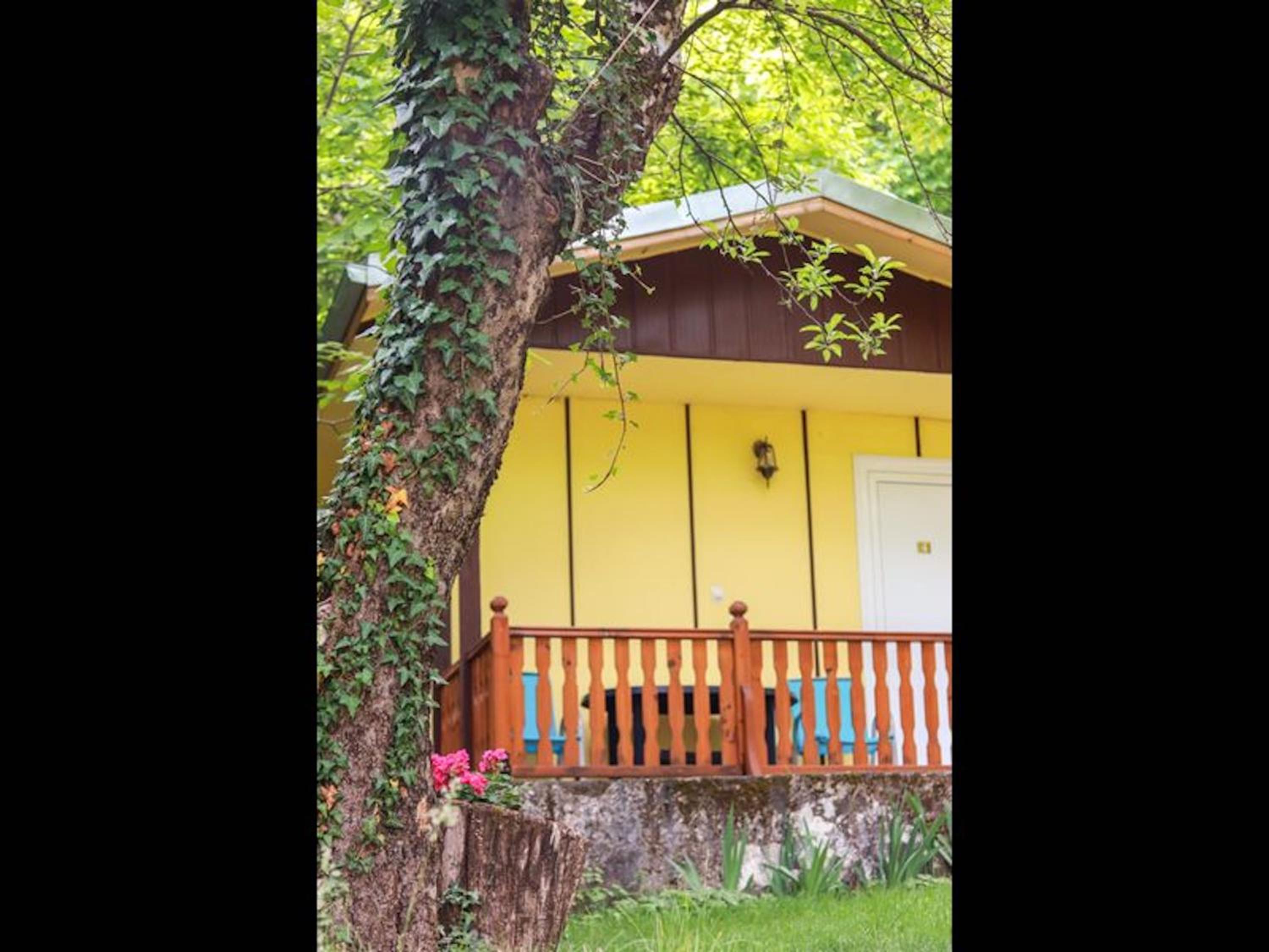 Nice bungalow in Petrich view 2