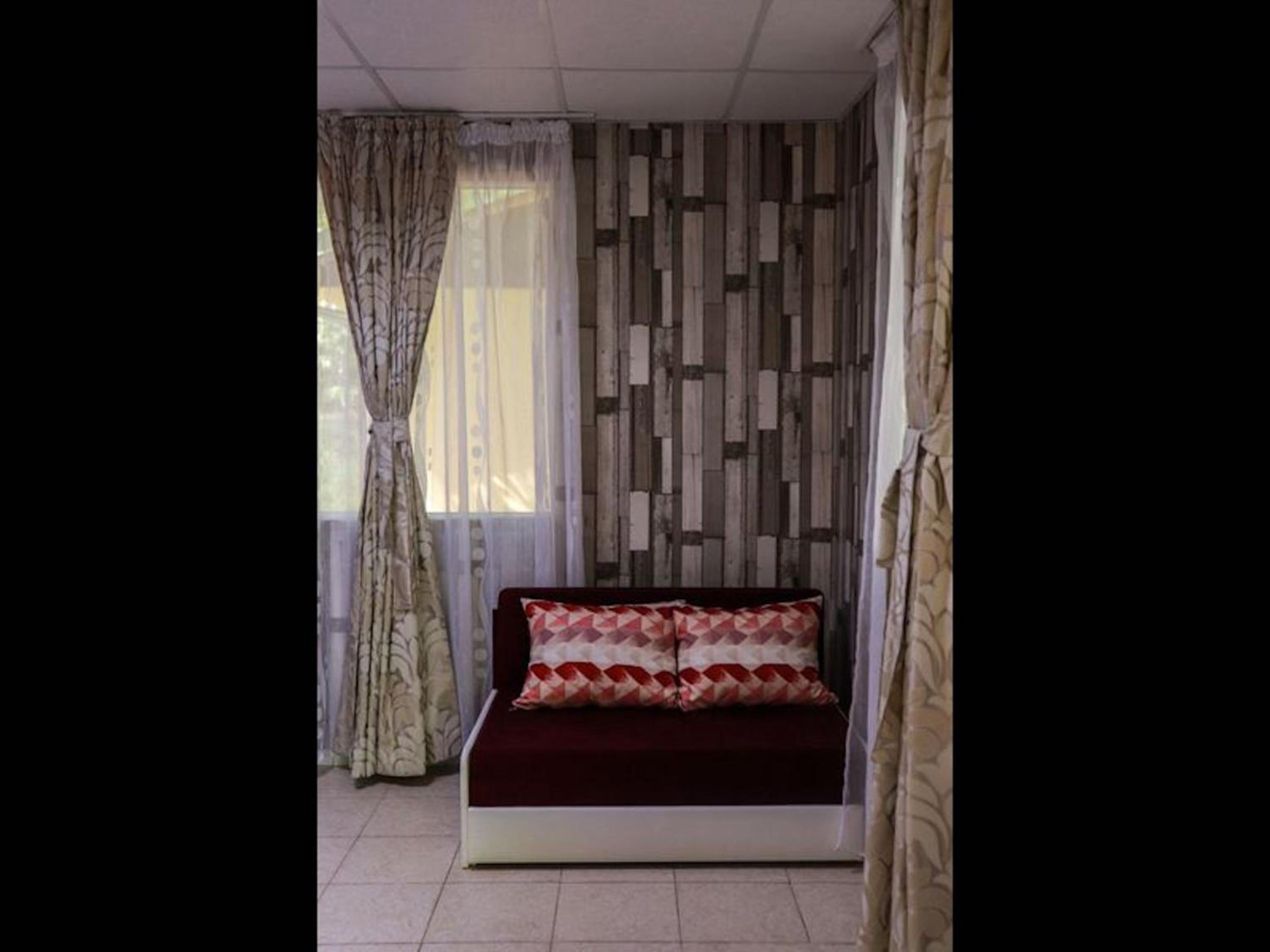 Nice bungalow in Petrich view 4