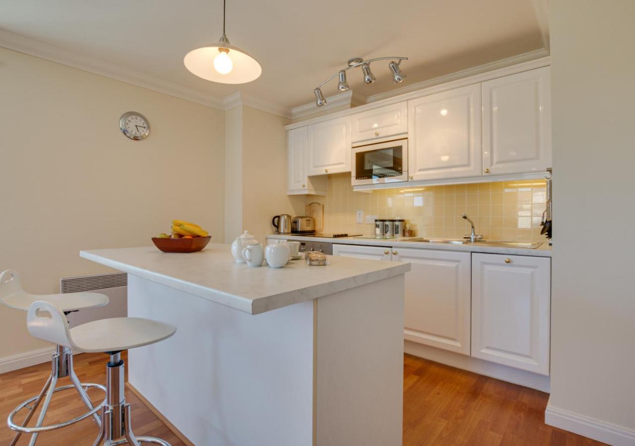 2 Bed in Broad Haven oc-wav480 view 4