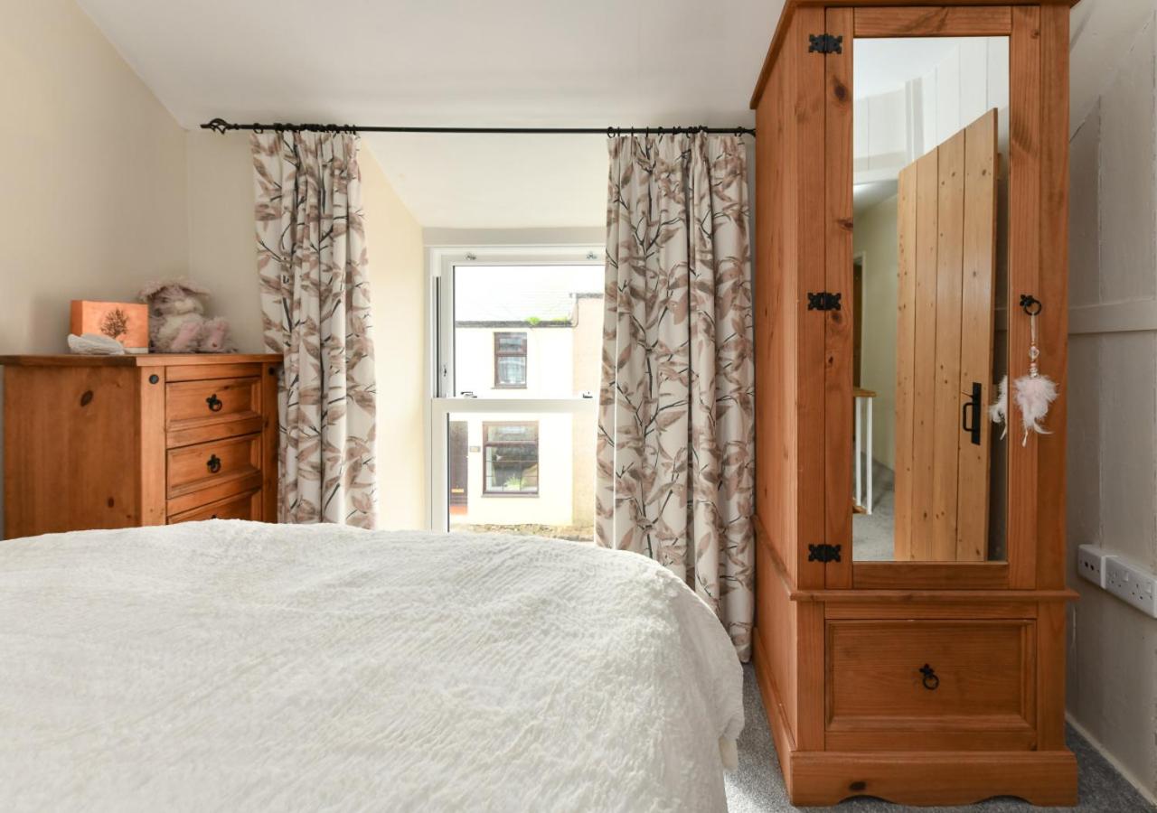 3 Bed in Llanbedrog oc-brntr view 2
